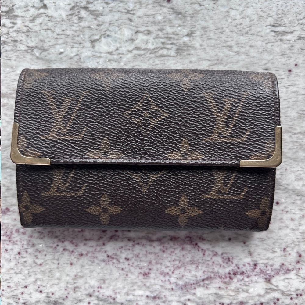 Louis Vuitton Wallet Gold Edges